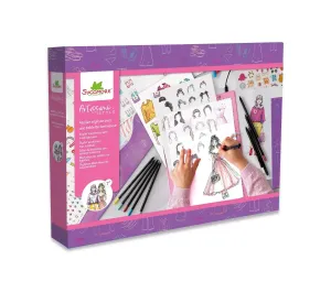 ATELIER DELLA STILISTA CON TAVOLETTA LUMINOSA