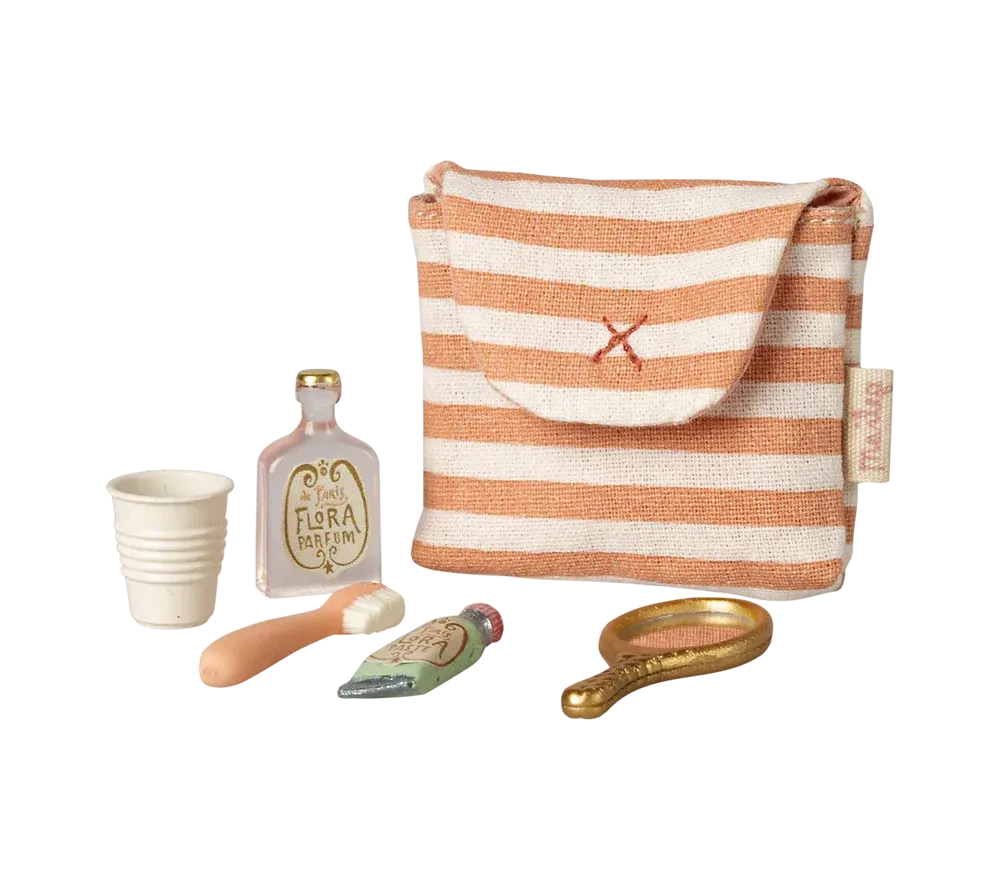 MICRO - SET ACCESSORI BAGNO CON BORSA ROSSA